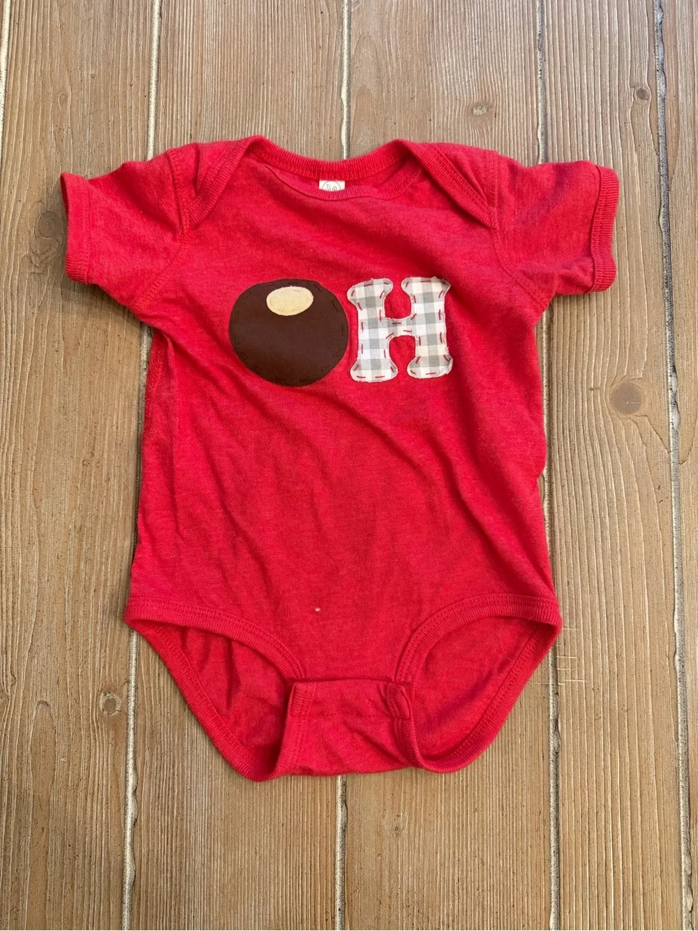 OHIO State Buckeyes Baby One-Piece Bodysuit with Appliqué OH-IO
